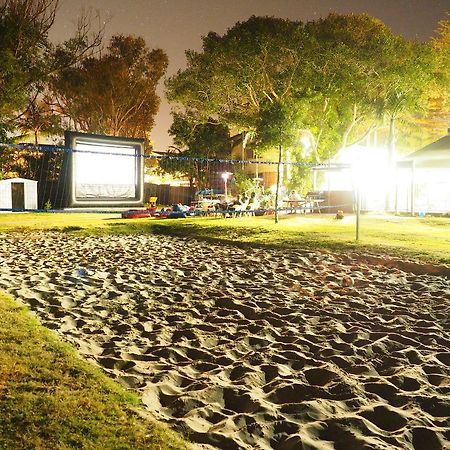 Backpackers Inn On The Beach Teluk Byron Bagian luar foto